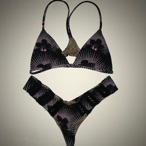 ACACIA modern pacific set